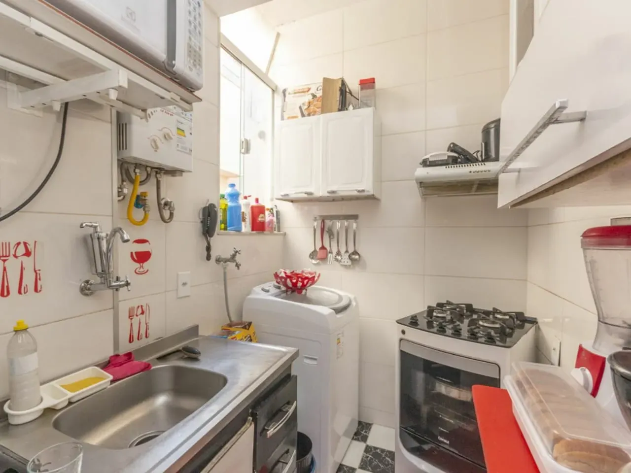 Apartamento amueblado de 2 dormitorios y cocina compacta — photo 19