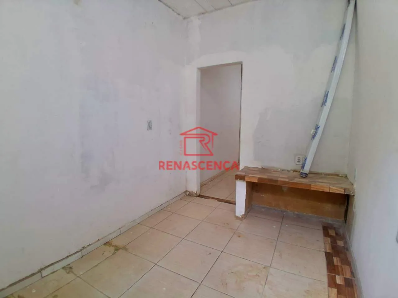 2-bedroom house with a compact kitchenette corner — photo 10