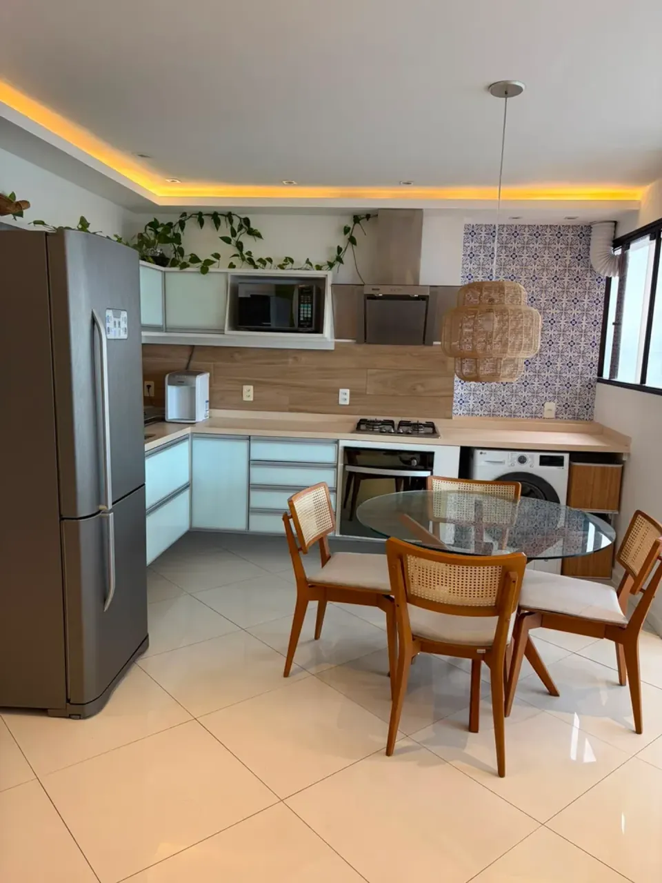 Furnished 2-bedroom apartment with 2 bathrooms, 88 m² — photo 2