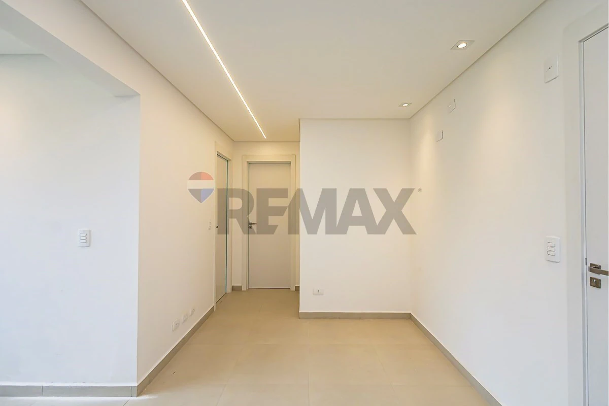 2-bedroom apartment with floor-to-ceiling windows — photo 23