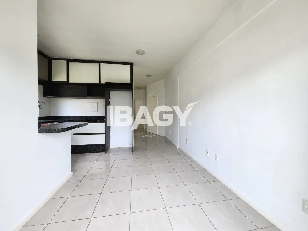 2-bedroom apartment with a mountain view — photo 7