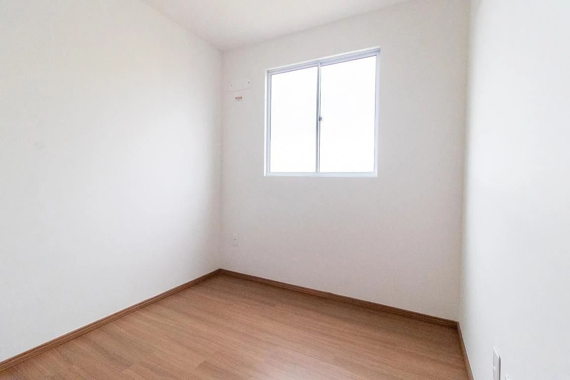 2-bedroom apartment in a building with a gym — photo 9