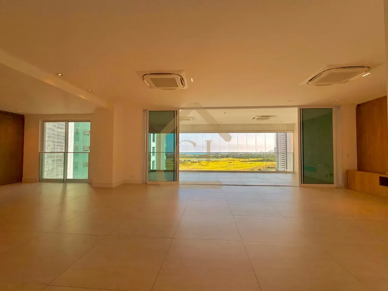 Unfurnished 3-bedroom apartment with 5 bathrooms and balcony — photo 6