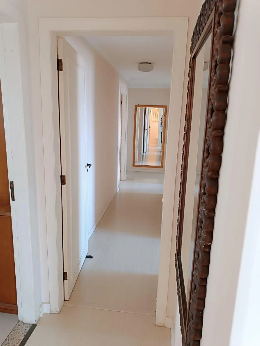 Apartamento de 156 m² com secadora e janelas do piso ao teto — photo 2
