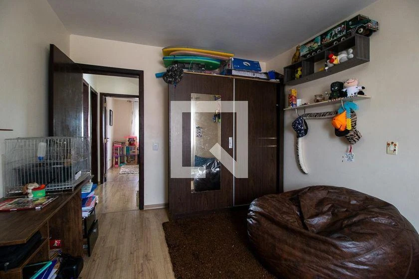 3-bedroom house with a bathtub in Curitiba — photo 38