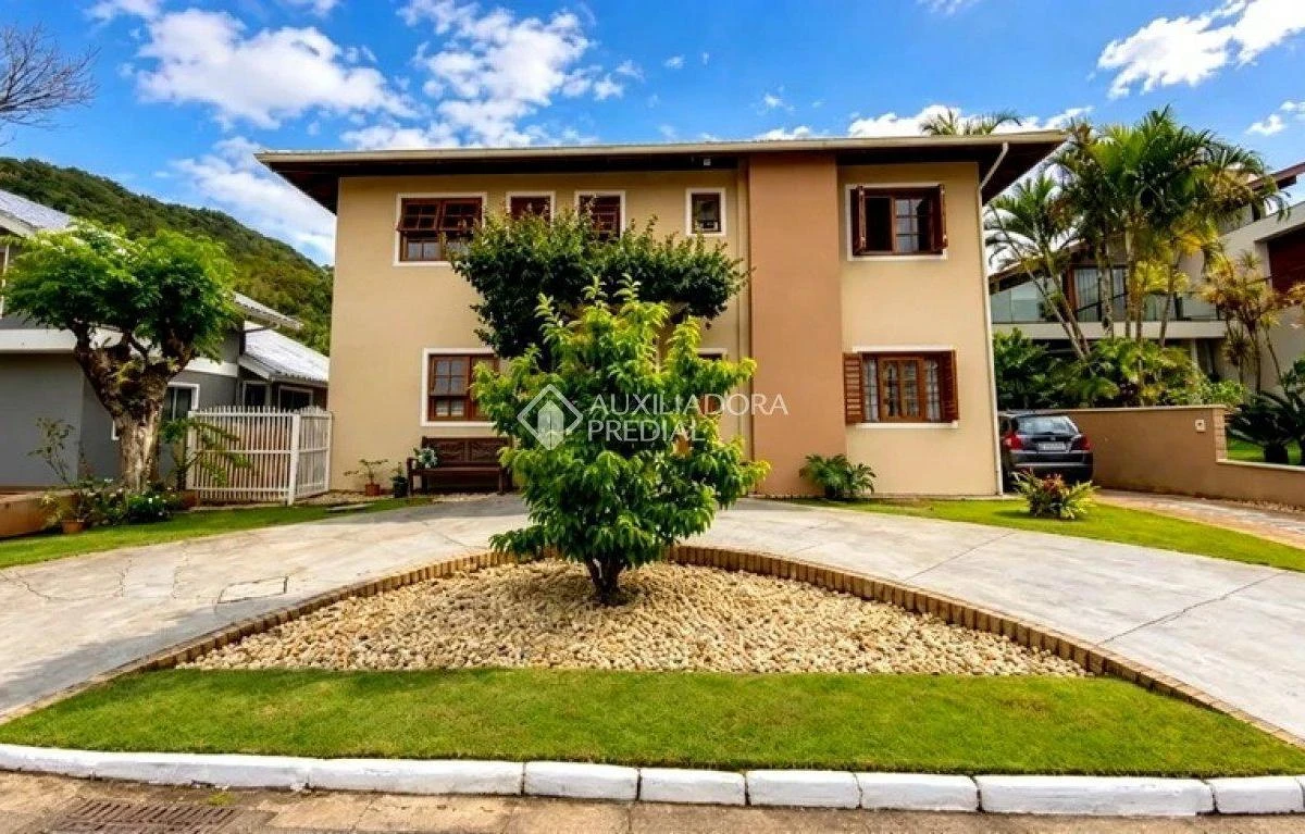 Furnished house, 240 m², with a dishwasher — photo 18