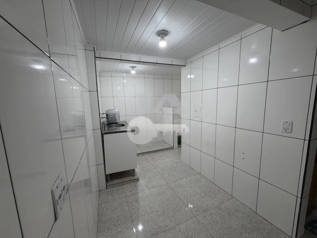 2-bedroom house with a washing machine — photo 4