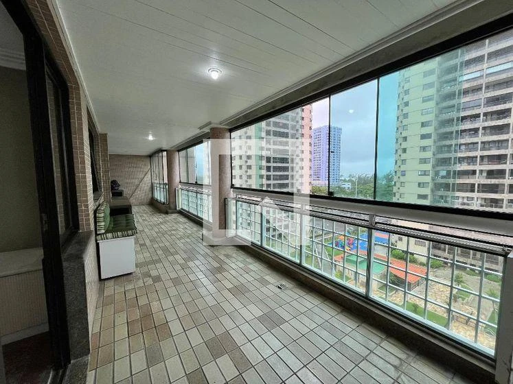3-bedroom apartment in a building with a gym