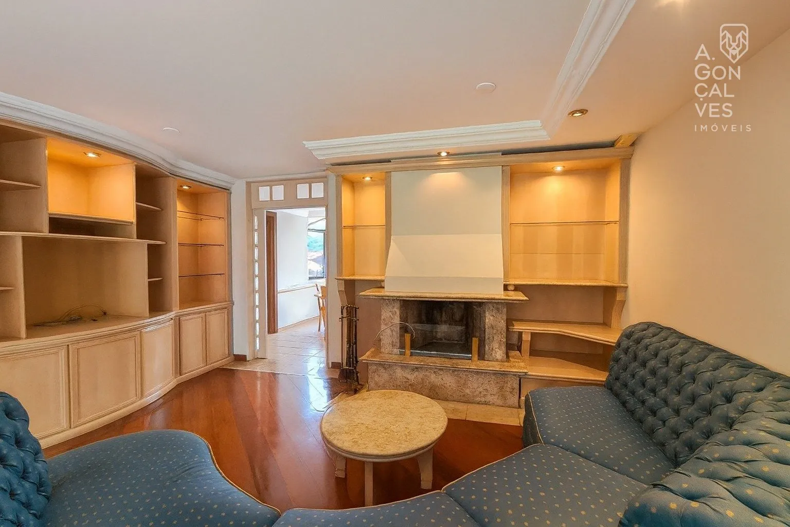 Furnished house with 3 bedrooms, 1000 m² and 4 parking spots — photo 3