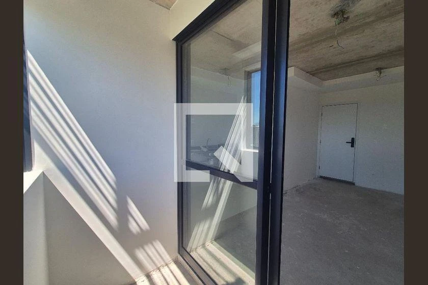Apartamento para locação com janelas do chão ao teto — photo 25