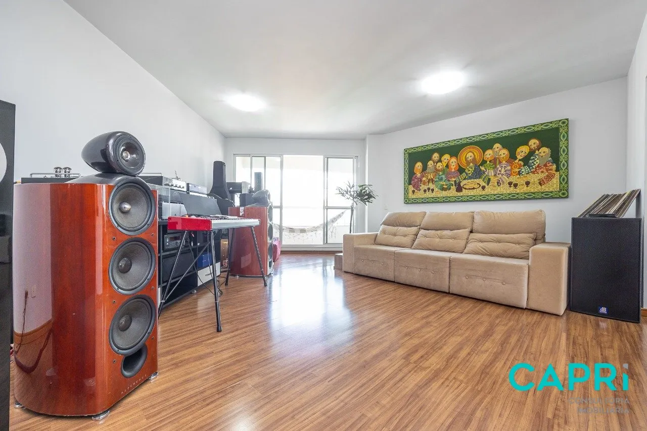 Furnished 318 m² apartment with 4 bedrooms and 3 parking