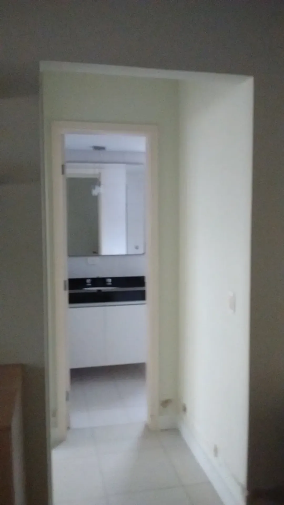 One-bedroom apartment in a building with a gym — photo 26