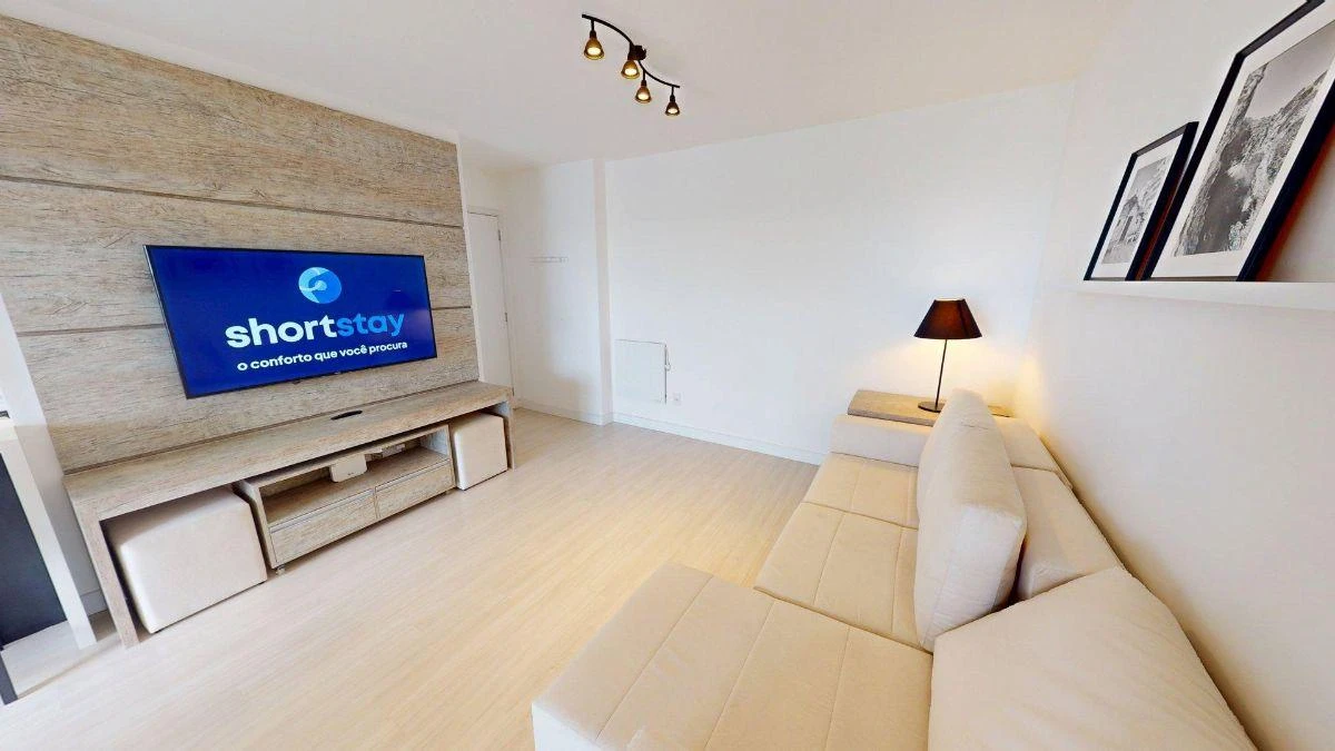 Furnished apartment, 95 m², with a glass-enclosed balcony — photo 23