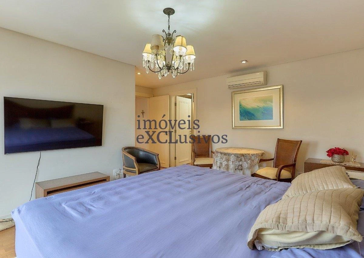 Furnished 240 m² apartment with 3 en-suites — photo 10