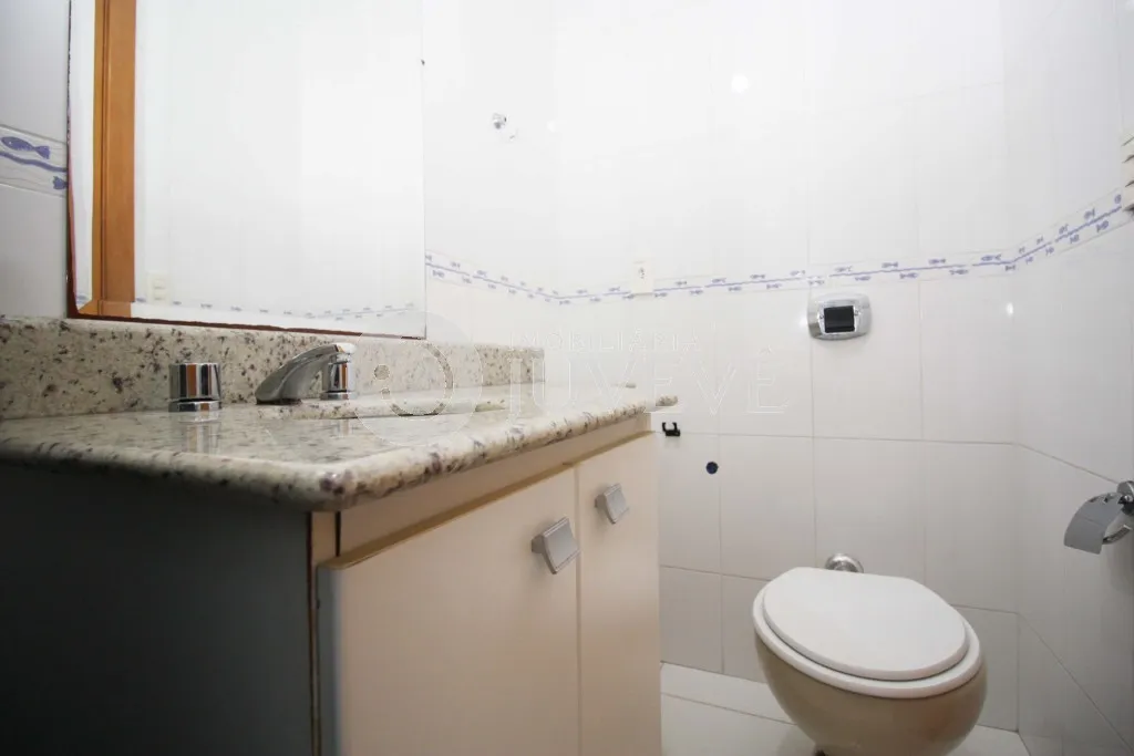 Apartment, 93 m², with a glass-enclosed balcony — photo 24