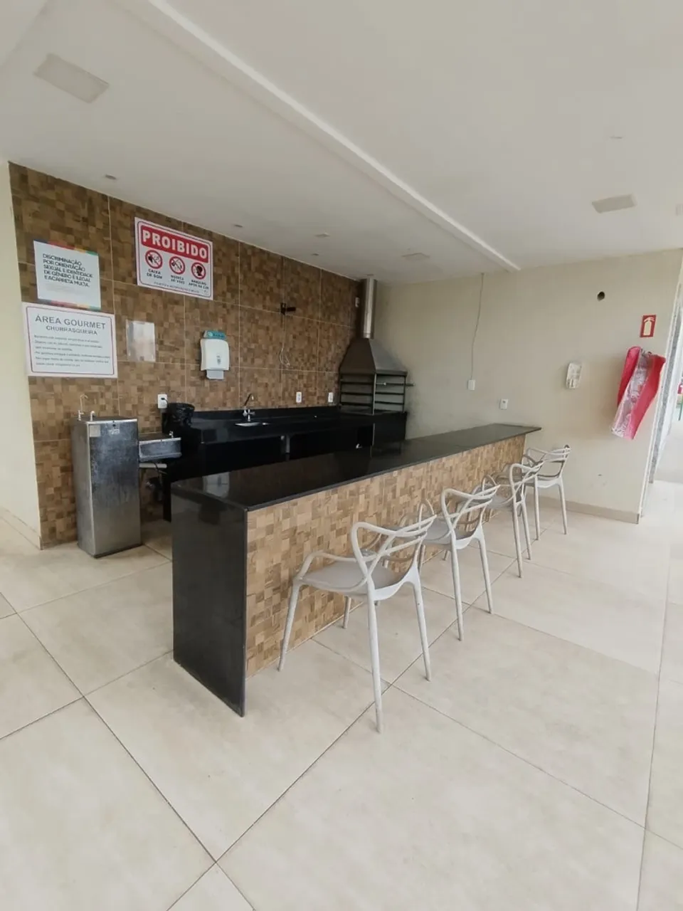 2-bedroom apartment in a building with a gym — photo 15