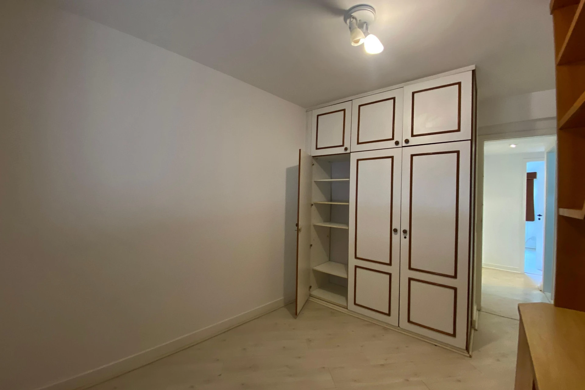 2-bedroom apartment in a building with a sauna — photo 26
