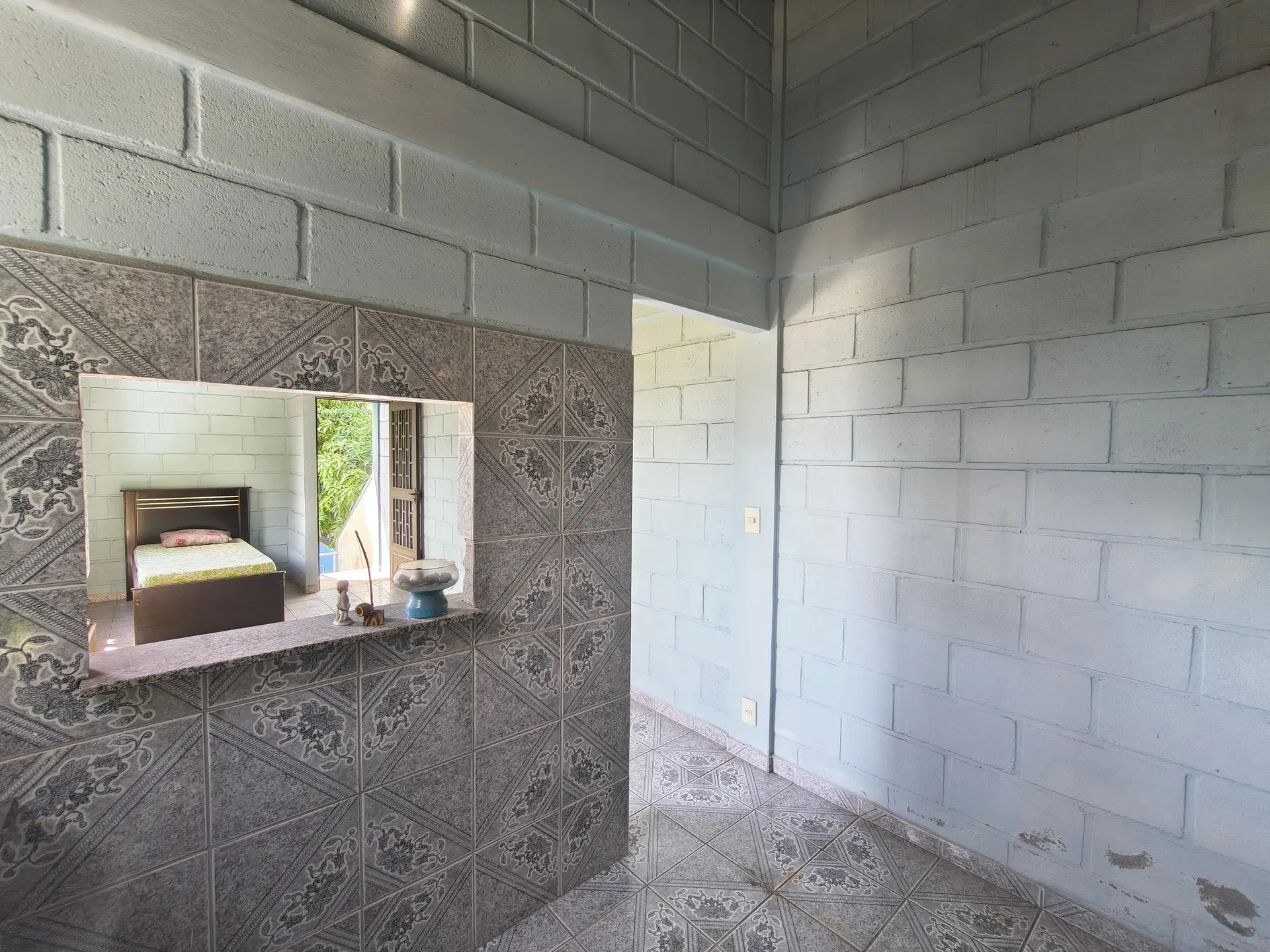 Casa sem mobília com 1 quarto e varanda com pia — photo 20