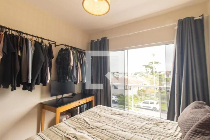 Furnished 2-bedroom house with 1 en-suite and private yard — photo 6