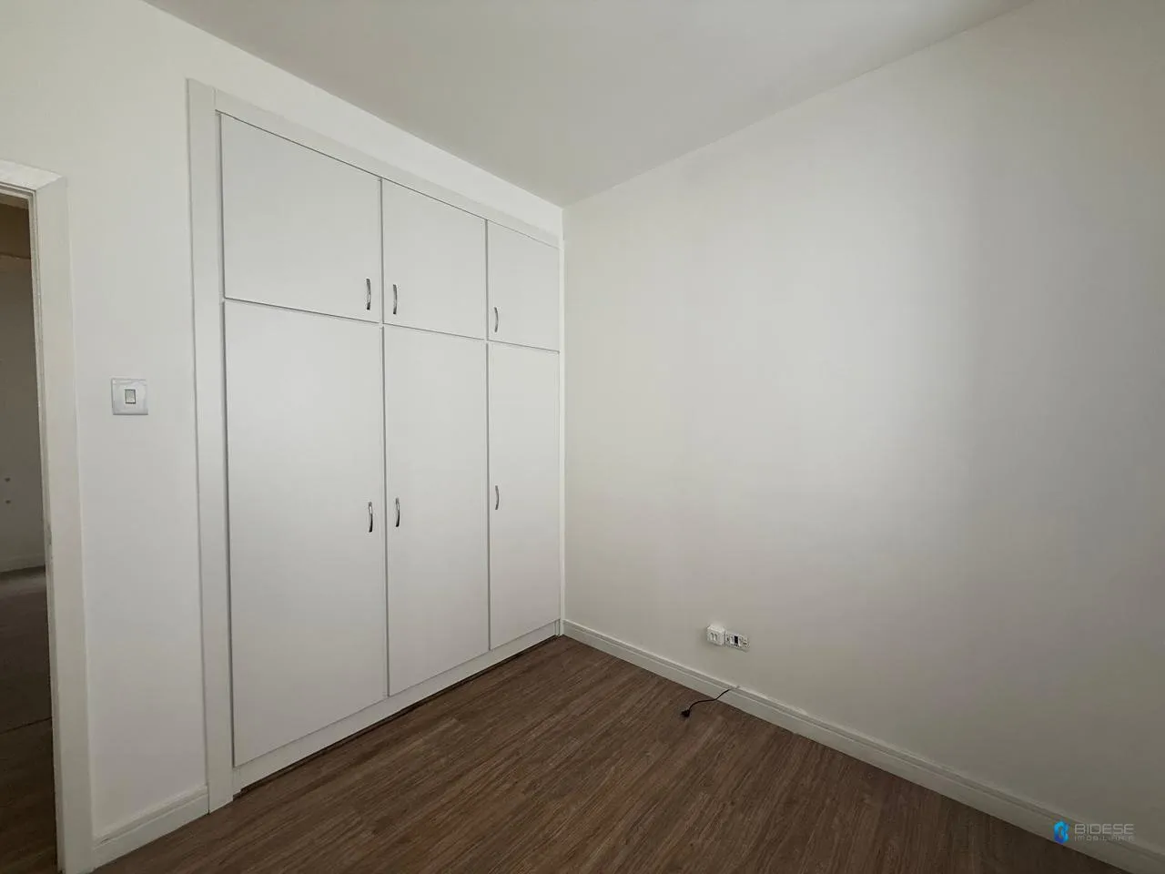 3-bedroom apartment with a washing machine — photo 8
