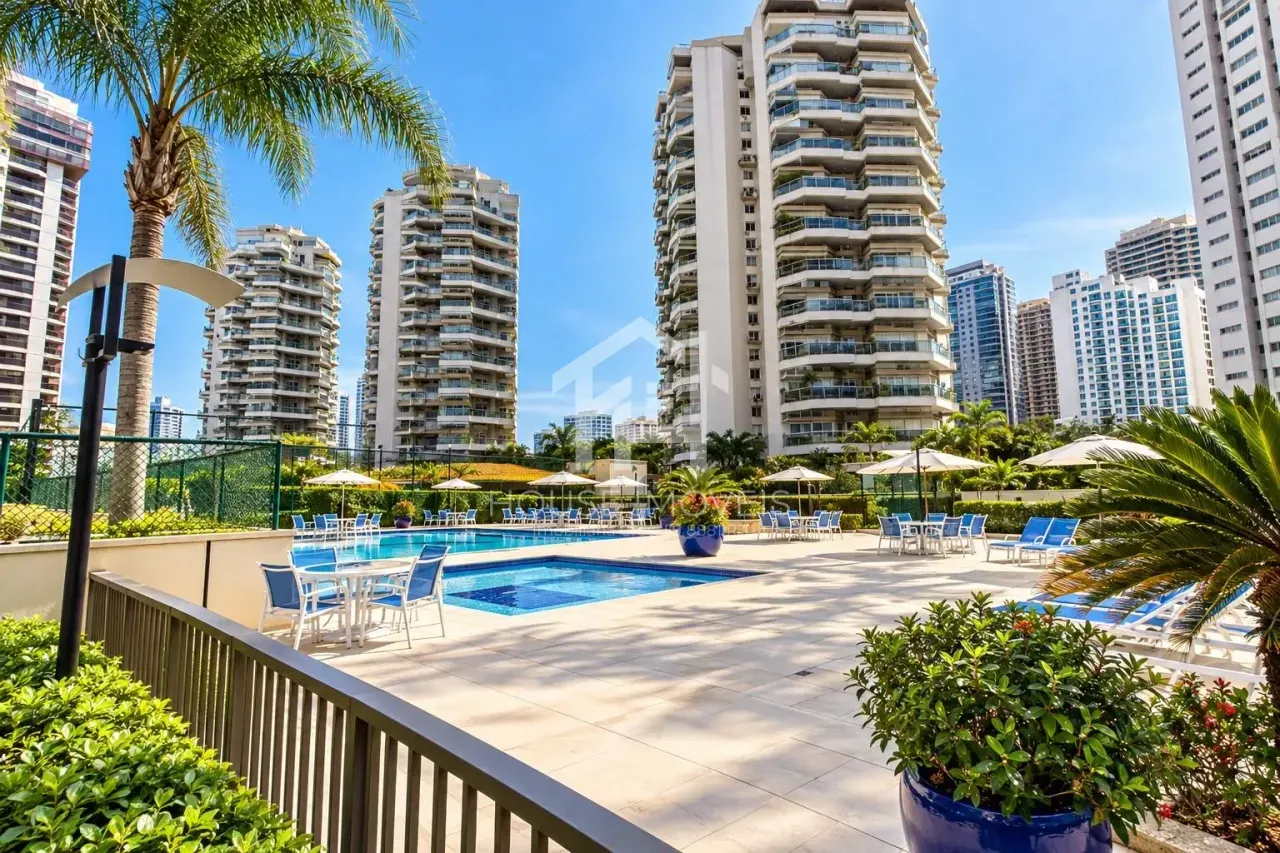 3-bedroom apartment with a water view in Rio de Janeiro — photo 30