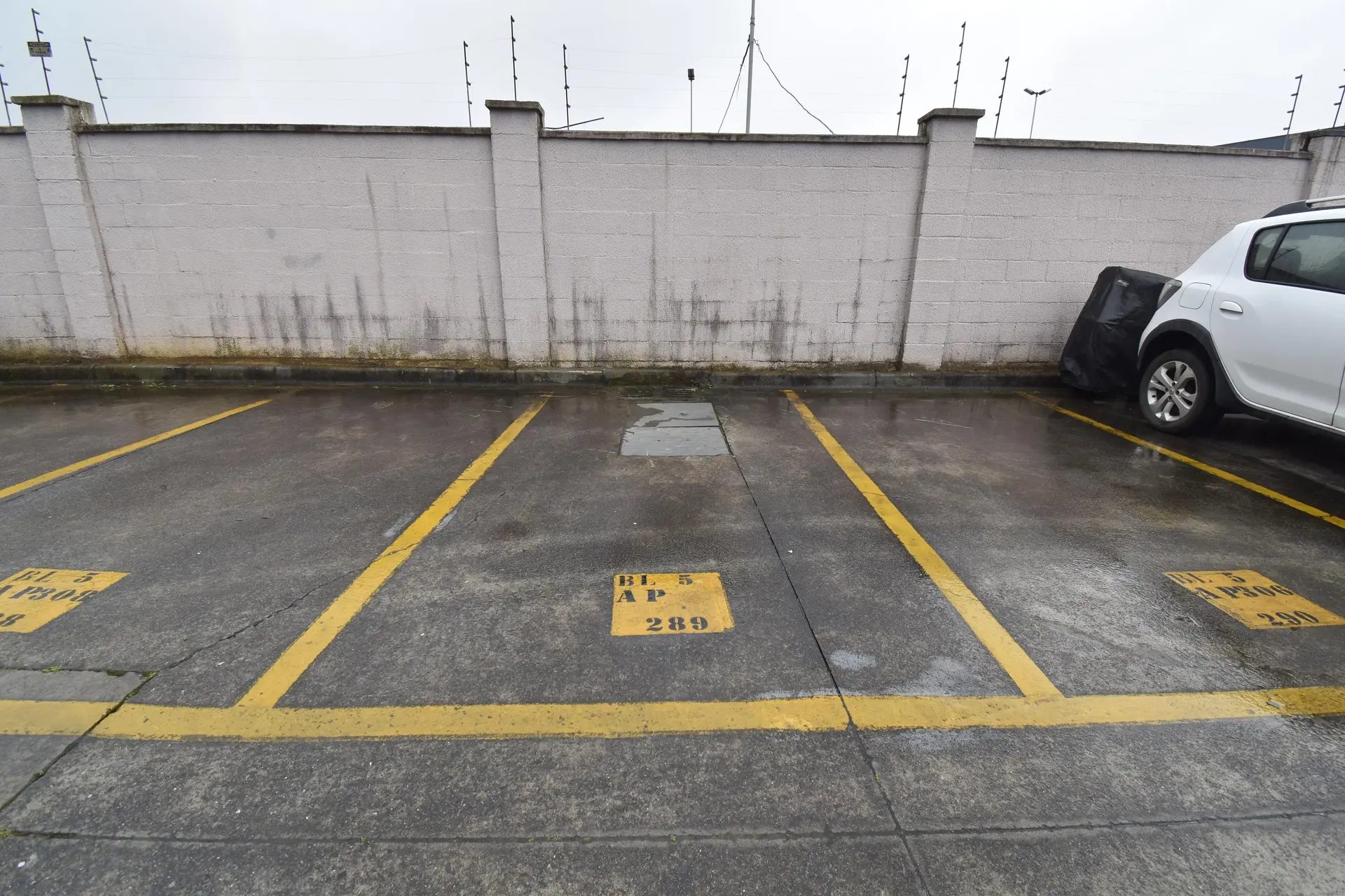 Засклений балкон та 2 спальні: квартира 49 м² — photo 39