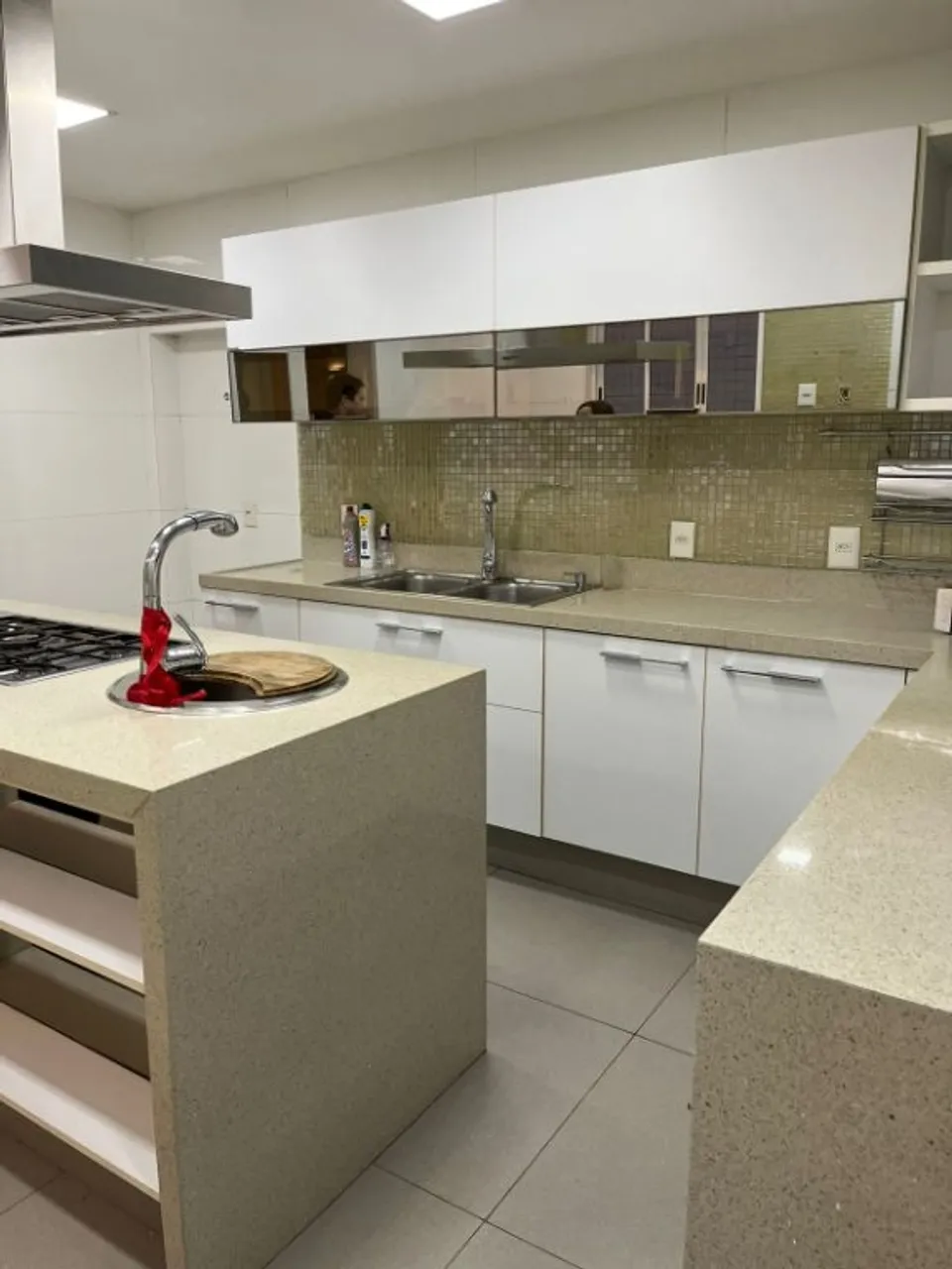 Casa com 3 quartos e 4 banheiros, varanda com churrasqueira — photo 6
