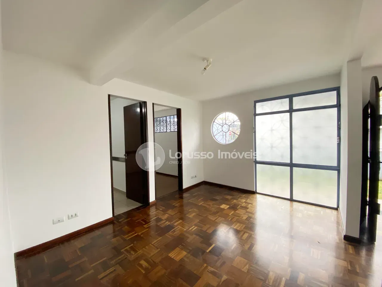 Bathtub in a 3-bedroom house, 190 m² — photo 4