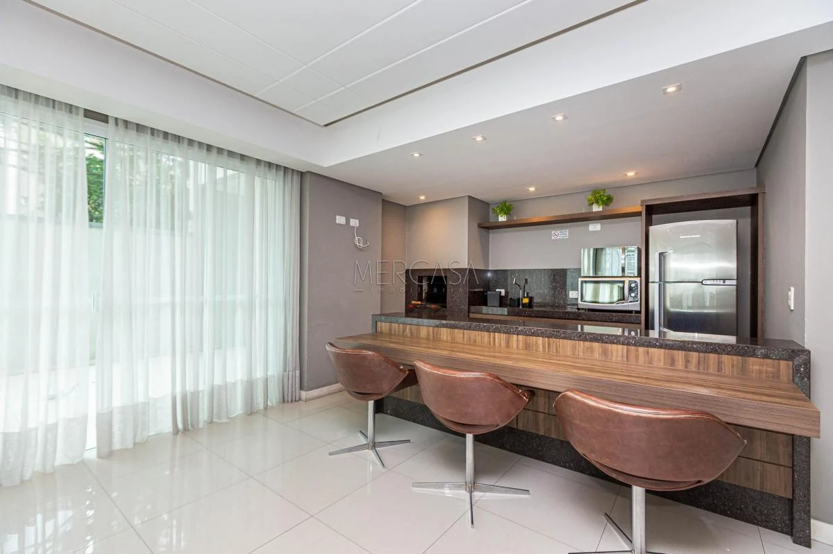 One-bedroom apartment in a building with a pool — photo 24