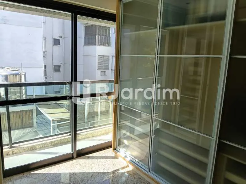 Apartment with 3 bedrooms, 5 bathrooms and 2 parking spots — photo 14