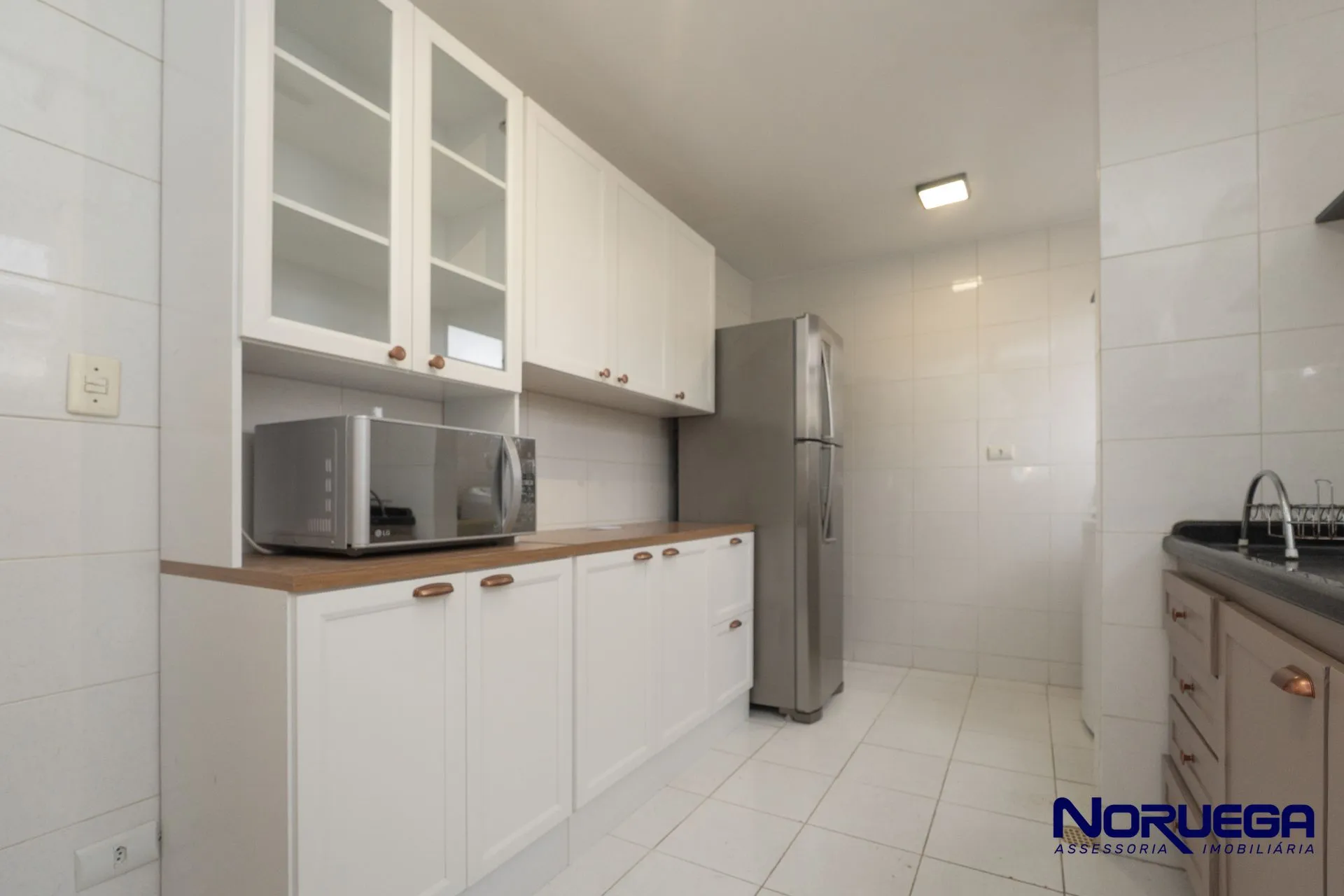 3-bedroom apartment with a washing machine in Curitiba — photo 2