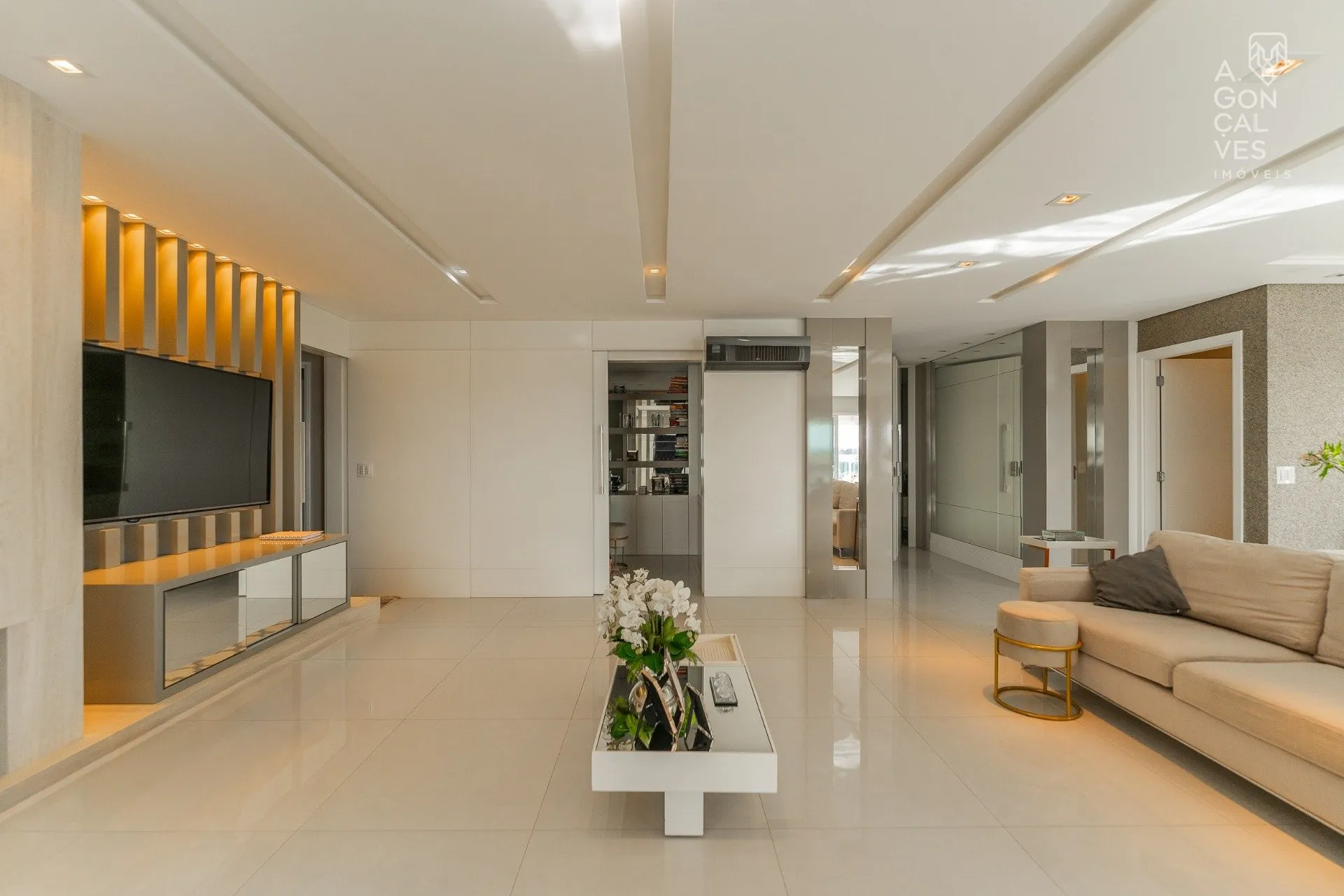 Apartamento de 3 suítes com 228 m² e 3 vagas — photo 7