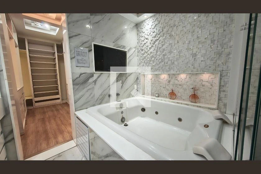 House, 430 m², with a private pool — photo 8