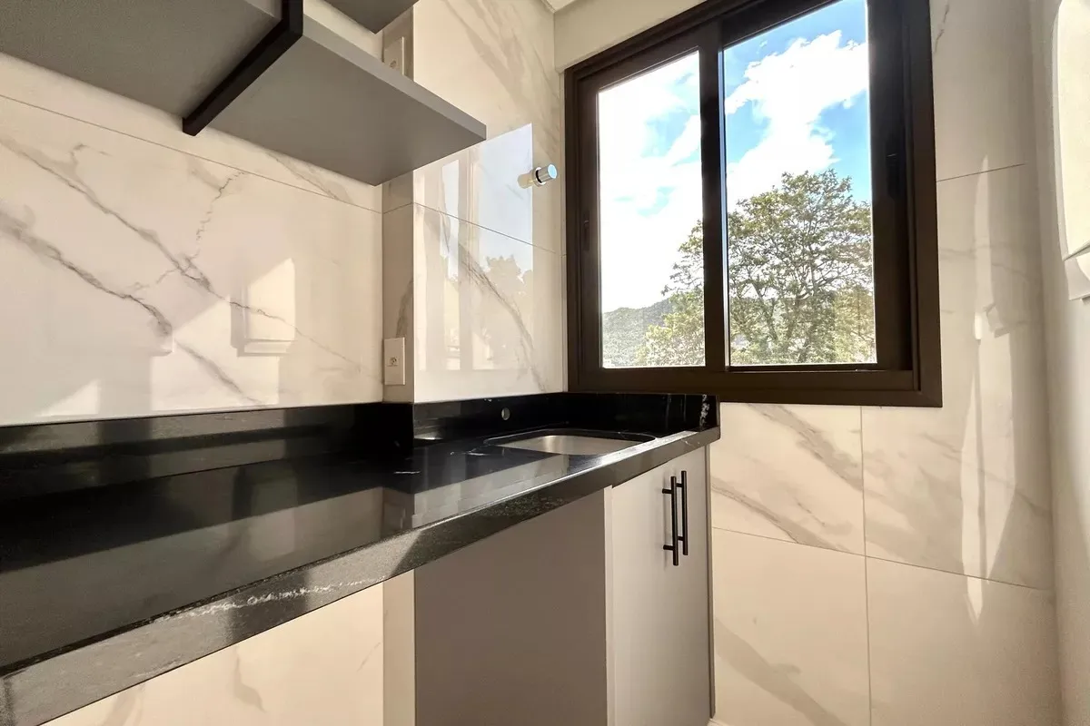 2-bedroom apartment with integrated kitchen and balcony — photo 12