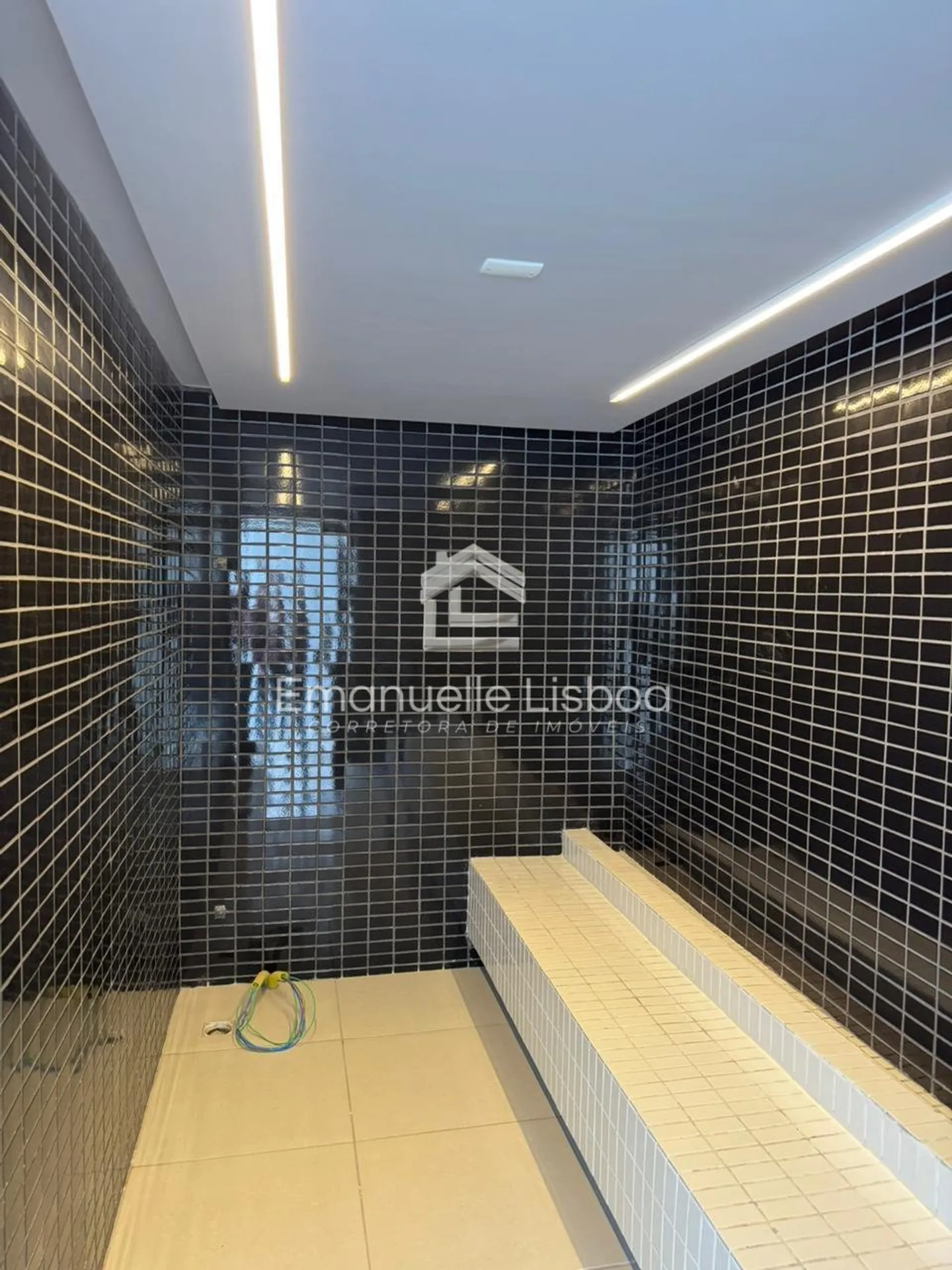 Apartamento, 72 m², com janelas do piso ao teto — photo 2