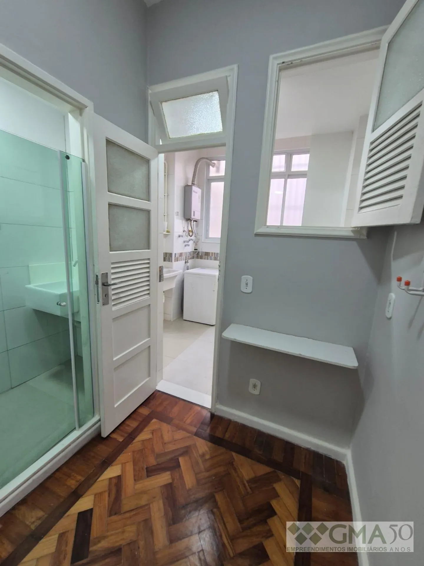 Furnished apartment, 90 m², with wood or laminate floors — photo 22