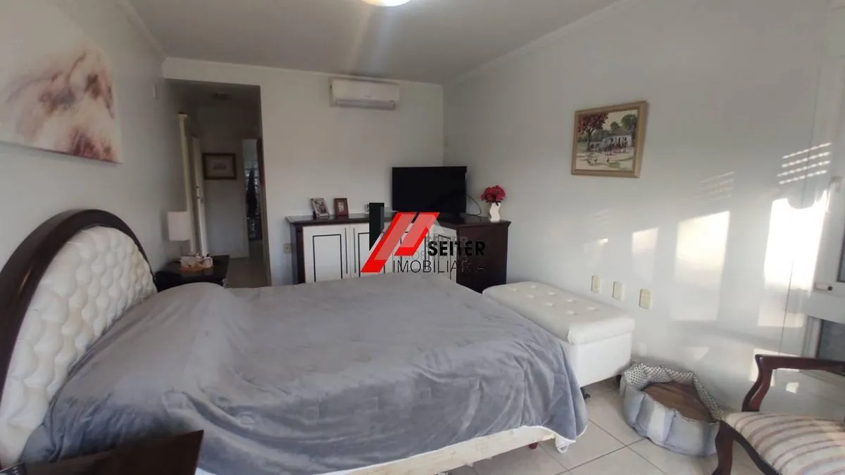 Rental house with 5 bedrooms and an open-plan kitchen — photo 53