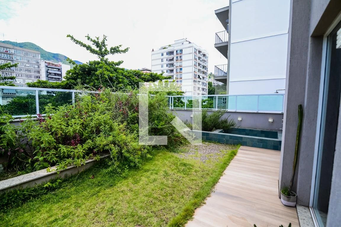 Furnished 4-bedroom apartment with 4 bathrooms — photo 60