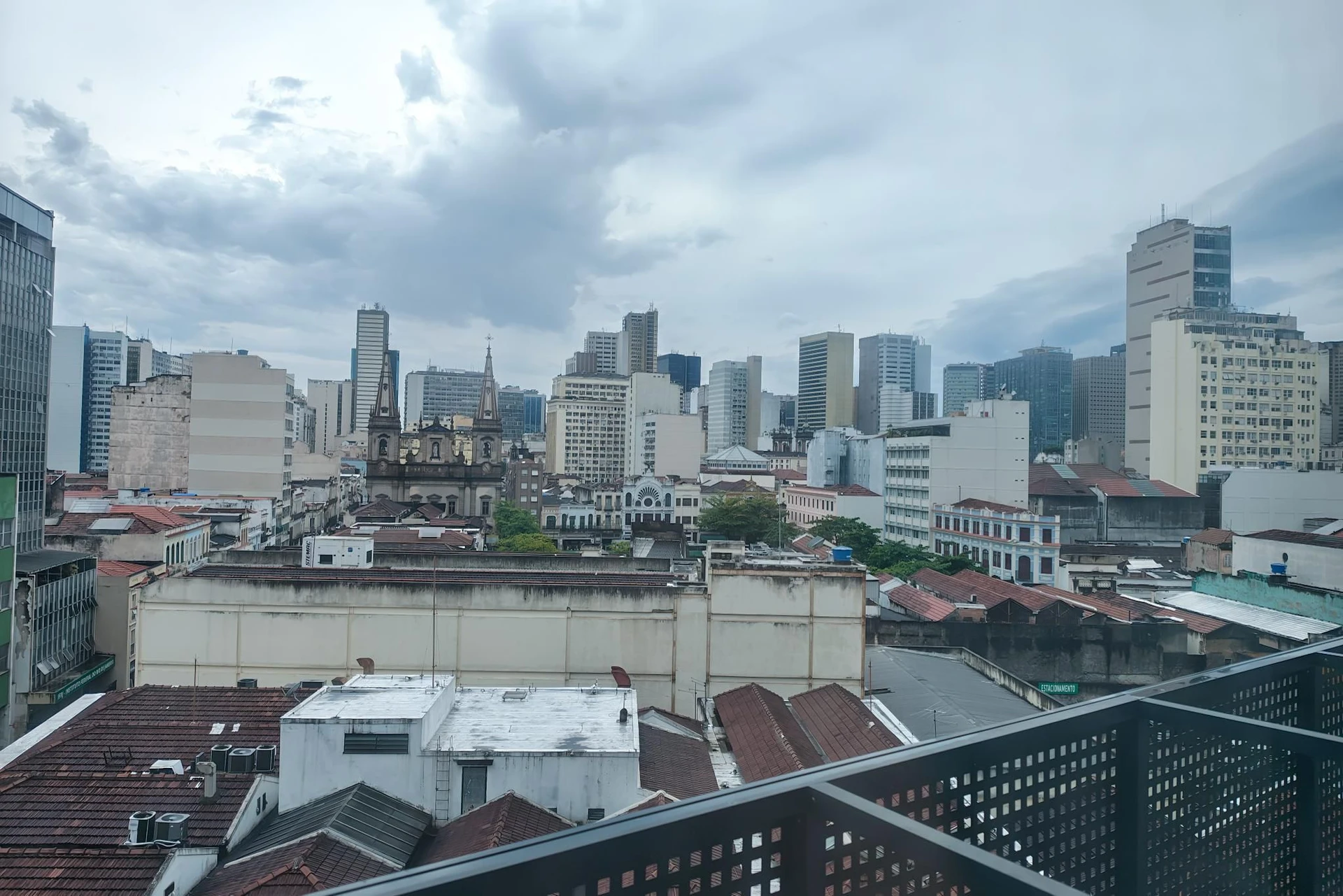 Furnished studio with 1 bedroom and balcony, pets allowed — photo 31