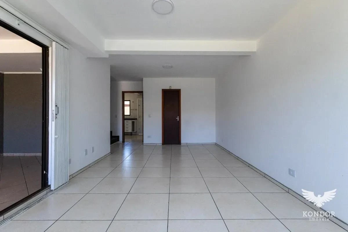 Walk-in closet in a 3-bedroom house, 184 m² — photo 14