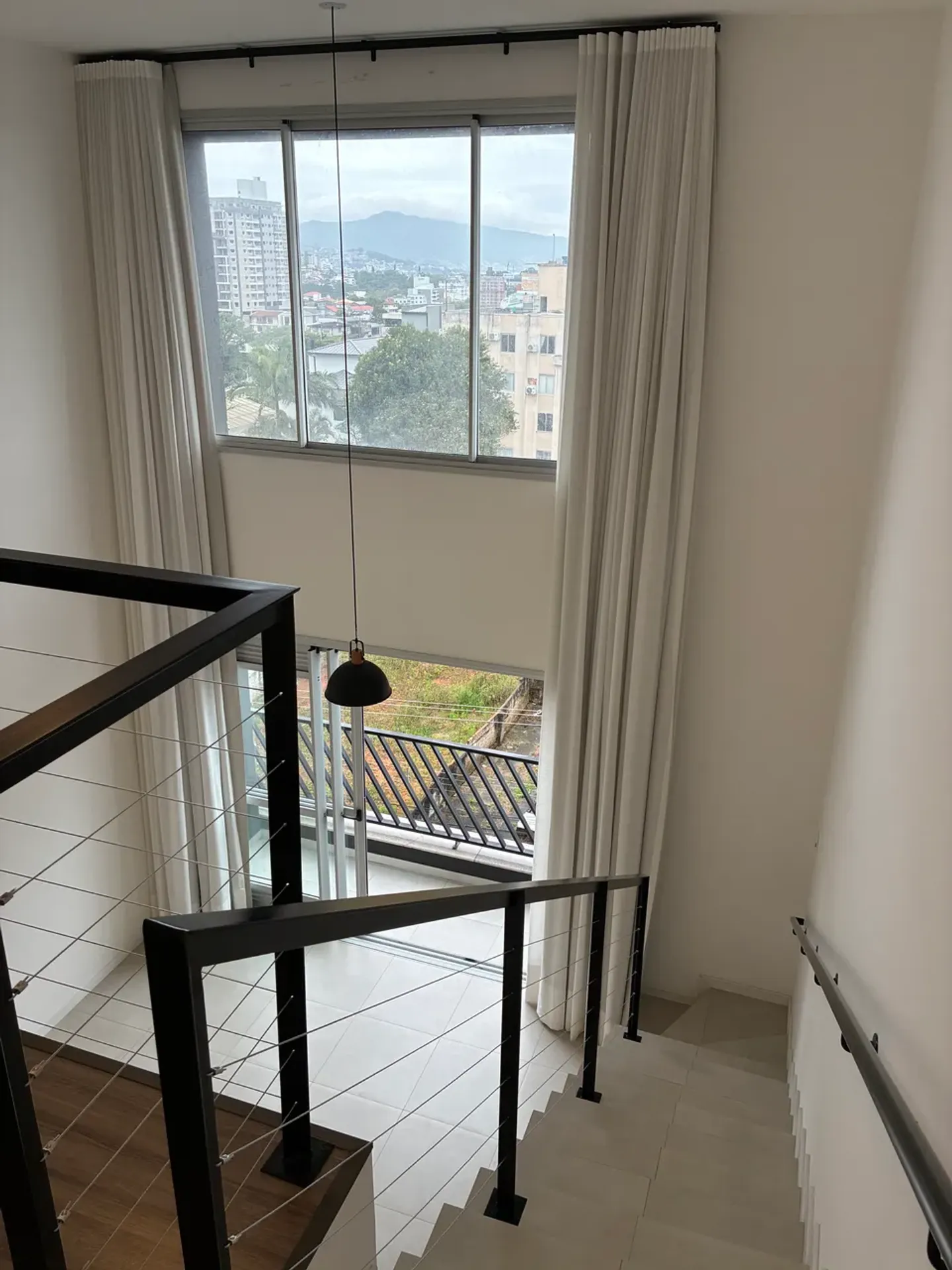 One-bedroom apartment with a mountain view in Florianópolis — photo 11