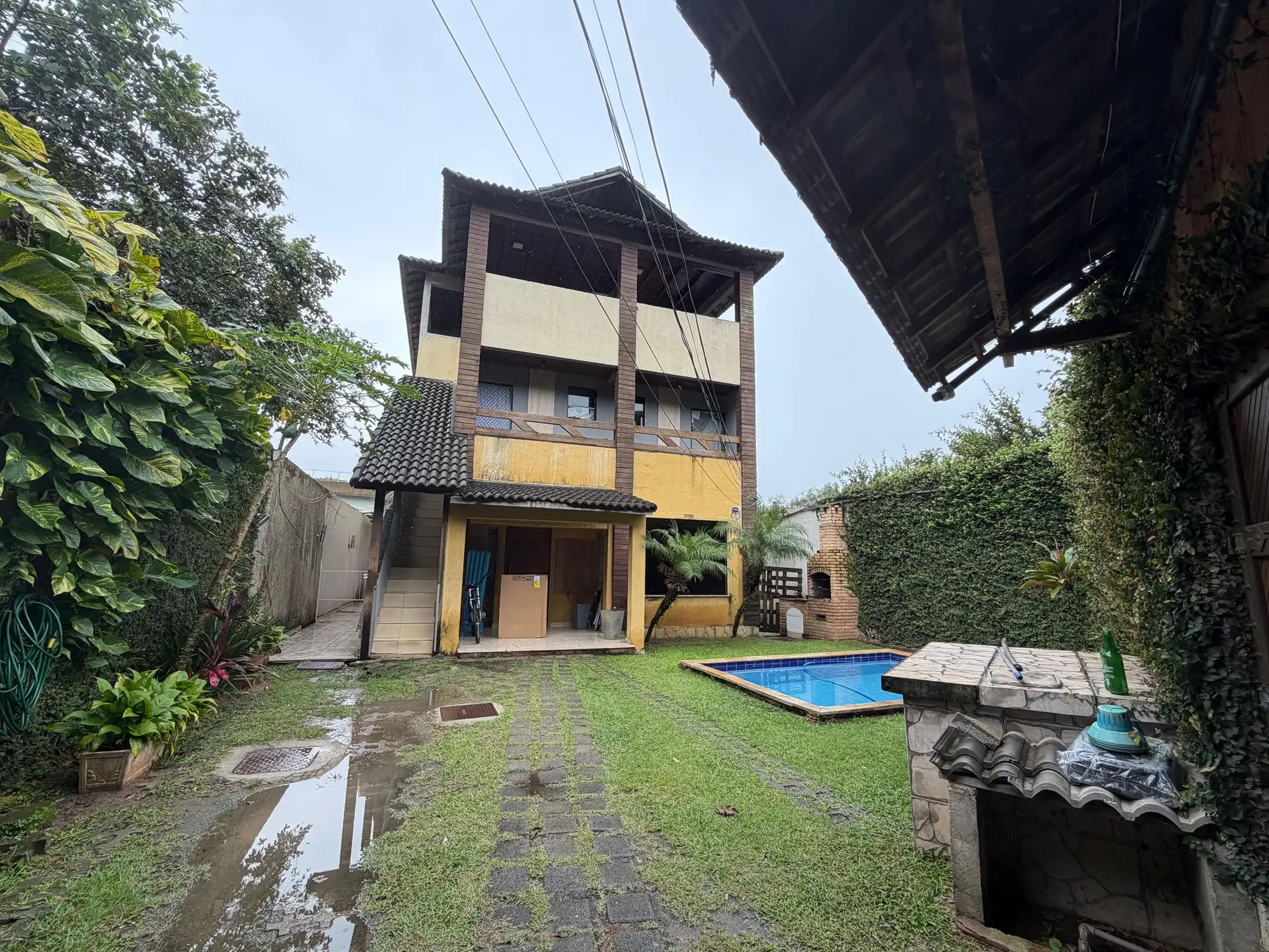 One-bedroom house with a washing machine