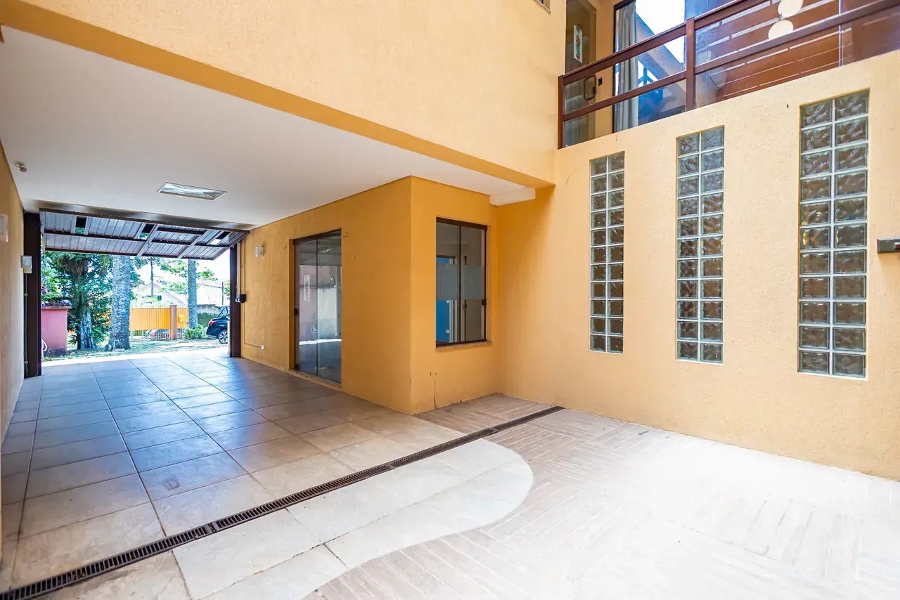 Furnished house with 5 bedrooms and 470 m² — photo 48
