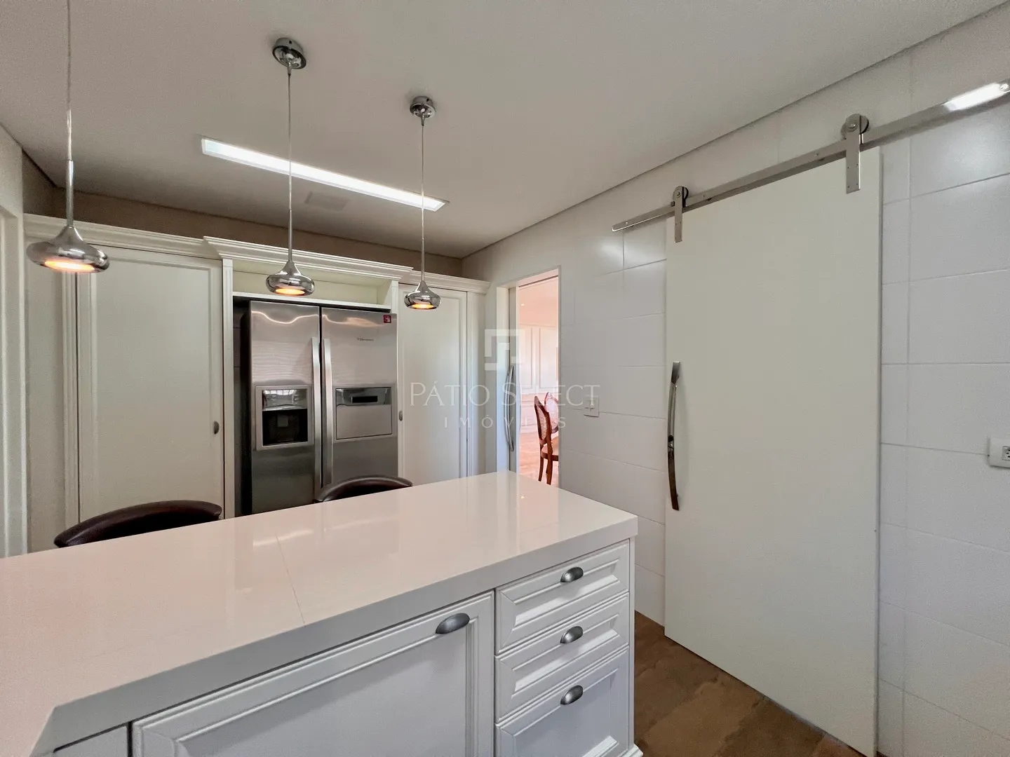 Гардеробная и 3 спальни: квартира 180 м² — photo 18