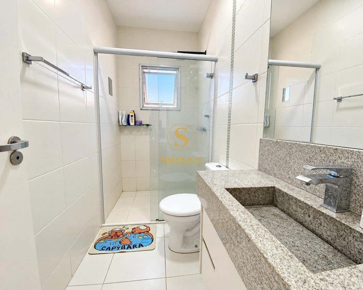 3-bedroom house with a walk-in closet in Florianópolis — photo 38