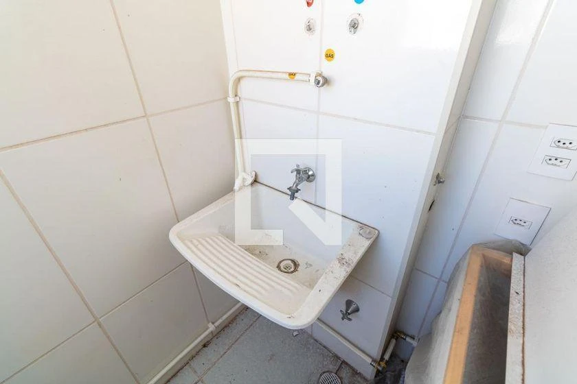 Незанятая мебелью квартира с 2 спальнями и закрытой кухней — photo 40