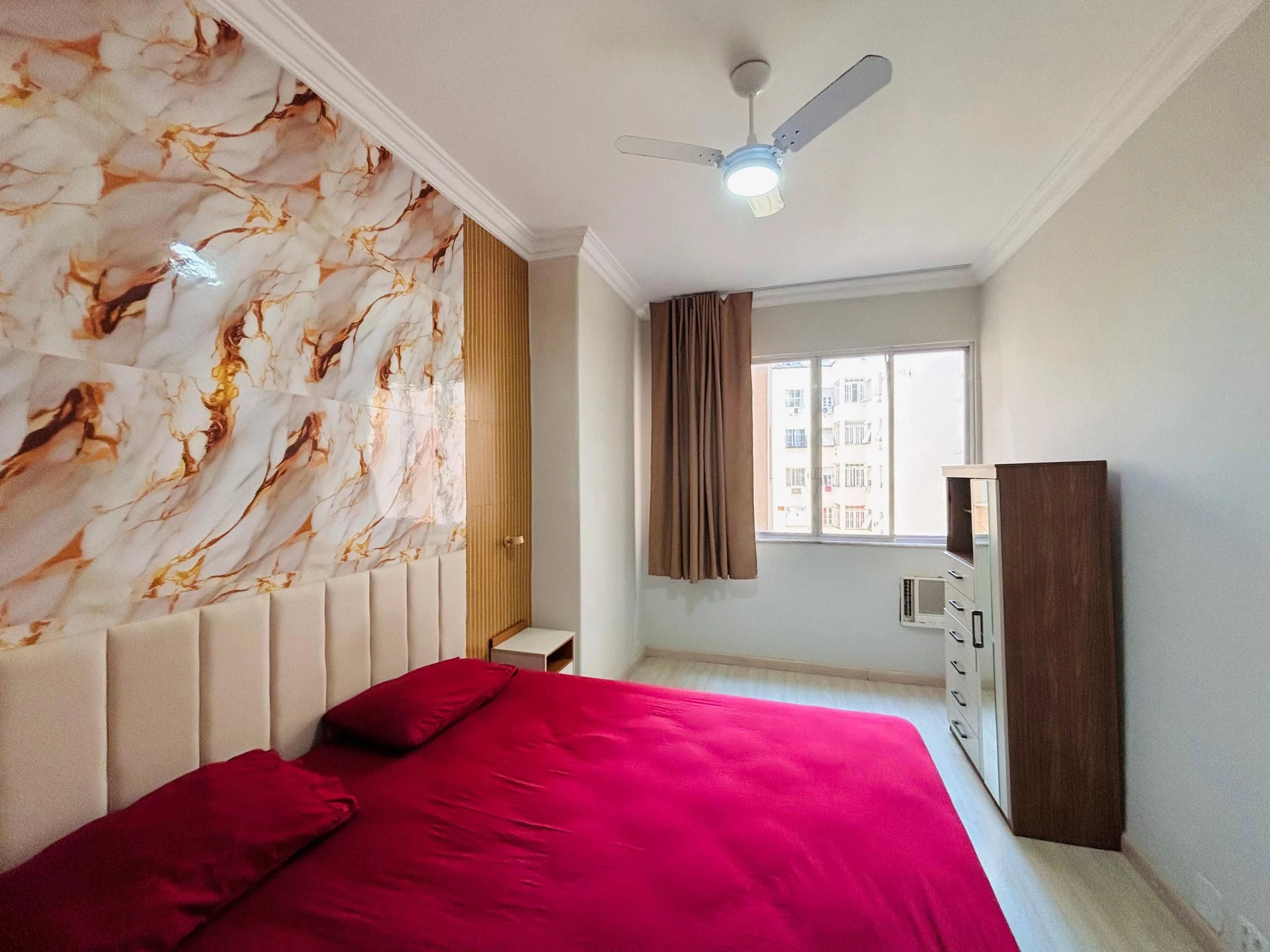 Mountain view in a 3-bedroom apartment, 120 m² — photo 4