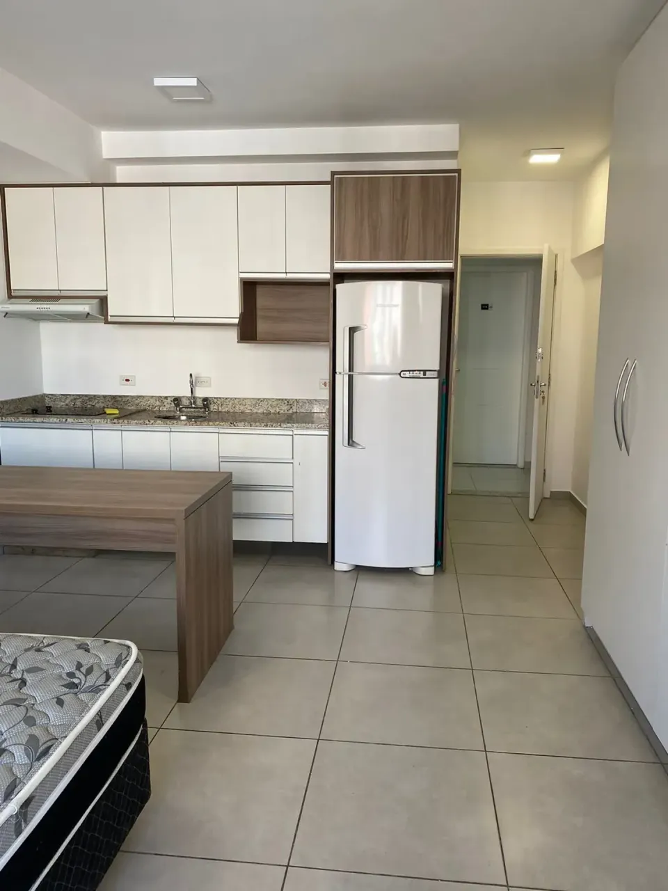 Furnished 1-bedroom apartment with laundry machine — photo 3