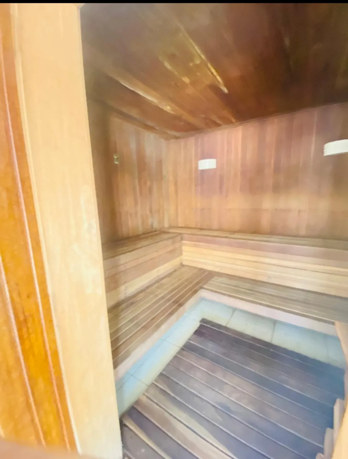 Mountain view in a 4-bedroom apartment, 142 m² — photo 47