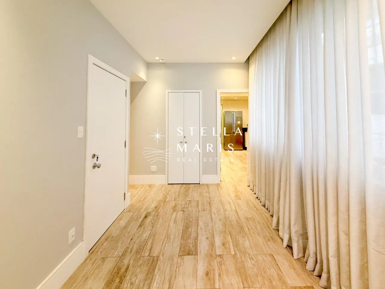 Furnished apartment with 3 bedrooms and 3 bathrooms — photo 17